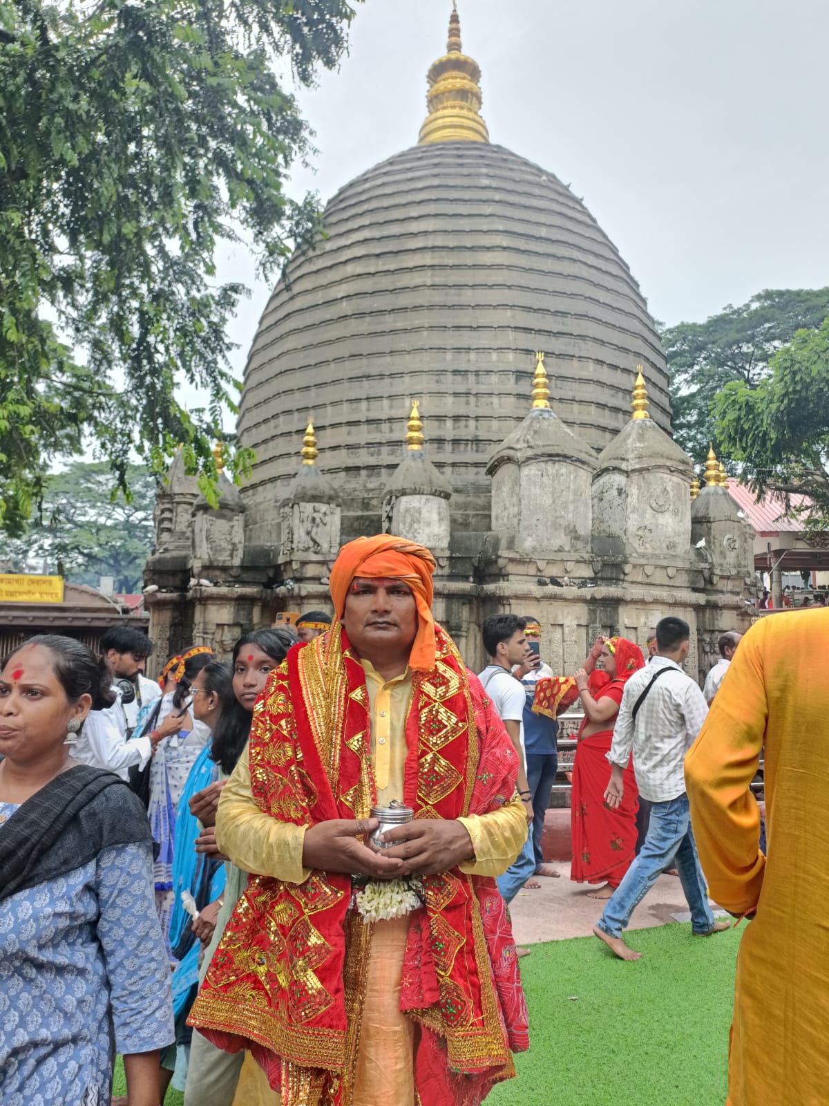 दीन-दुखियों की सेवा
